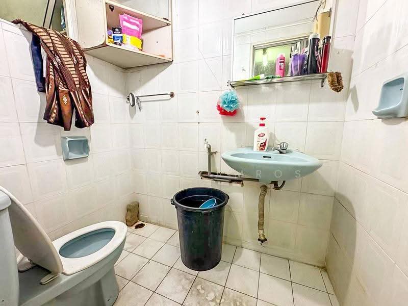 2-storey Terraced House for Sale in Seksyen 9 (Shah Alam) - Izzat Zamros - PropertyGuru.com.my