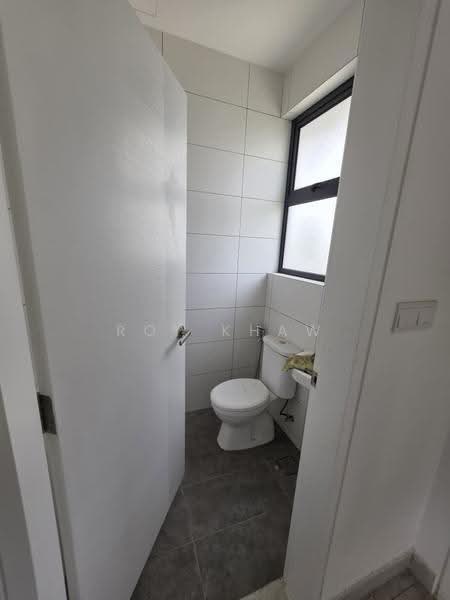 Rumah Berkembar untuk Dijual di Kota Kemuning (Shah Alam) - Roy Khaw - Bathroom - PropertyGuru.com.my