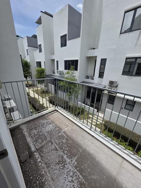 Rumah Berkembar untuk Dijual di Kota Kemuning (Shah Alam) - Roy Khaw - Balcony - PropertyGuru.com.my