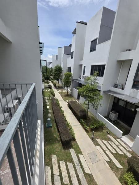 Rumah Berkembar untuk Dijual di Kota Kemuning (Shah Alam) - Roy Khaw - Exterior - PropertyGuru.com.my