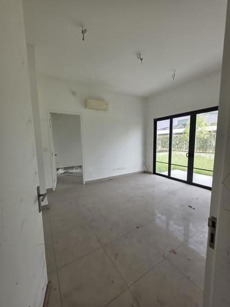 Rumah Berkembar untuk Dijual di Kota Kemuning (Shah Alam) - Roy Khaw - Living Room - PropertyGuru.com.my