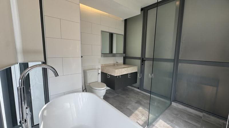 Kondominium untuk Dijual di Twy Duplex Condos - Zev Sheum - Bathroom - PropertyGuru.com.my