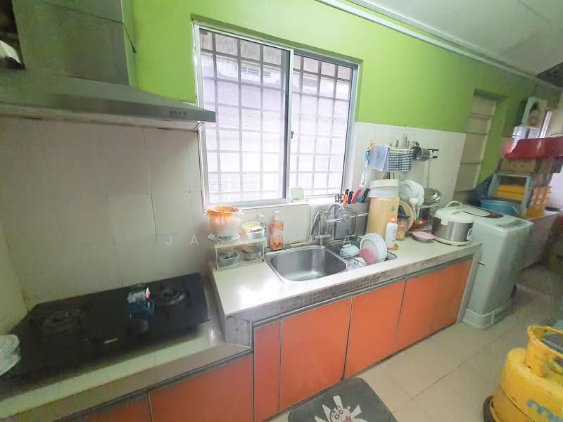 Rumah Teres 1-Tingkat untuk Dijual di Taman Puncak Jalil (Seri Kembangan) - Jason Tan - Kitchen - PropertyGuru.com.my