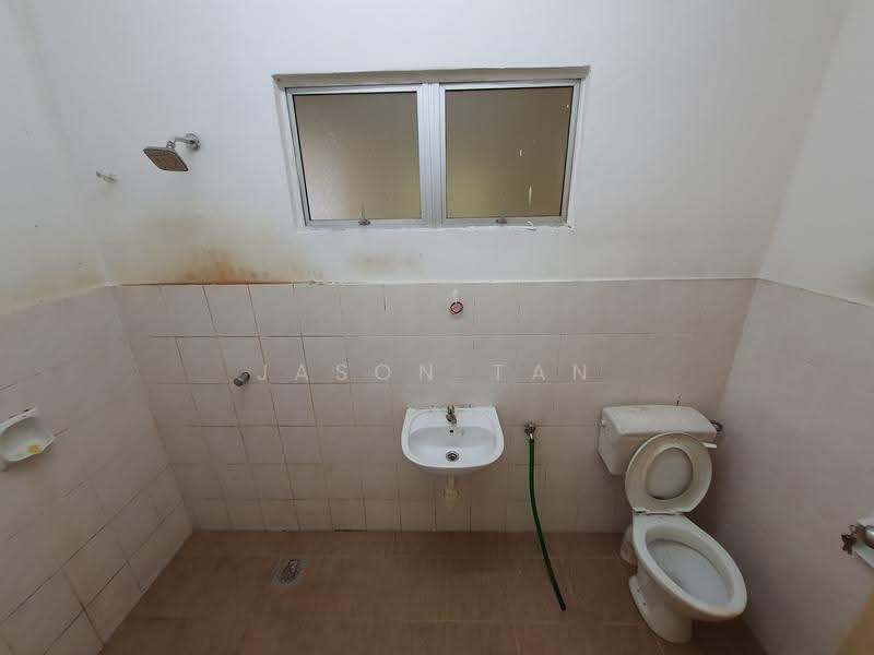 Rumah Teres 1-Tingkat untuk Dijual di Taman Puncak Jalil (Seri Kembangan) - Jason Tan - Bathroom - PropertyGuru.com.my