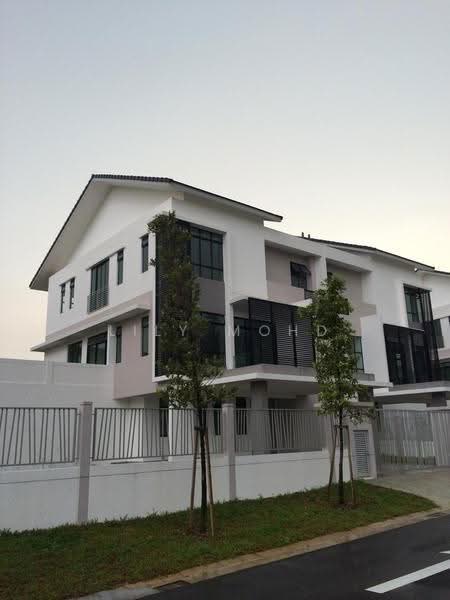 Rumah Berkembar untuk Dijual di Taman Nusa Idaman (Iskandar Puteri (Nusajaya)) - Lily Mohd - Exterior - PropertyGuru.com.my