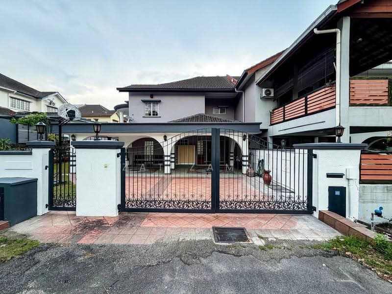 Semi-Detached House for Sale in Seksyen 9 (Shah Alam) - Izzat Zamros - Exterior - PropertyGuru.com.my