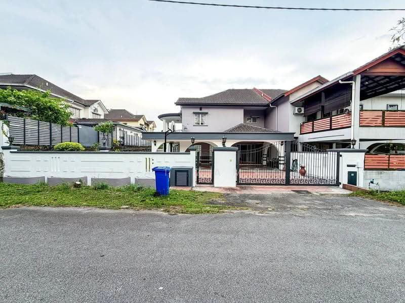 Semi-Detached House for Sale in Seksyen 9 (Shah Alam) - Izzat Zamros - Exterior - PropertyGuru.com.my