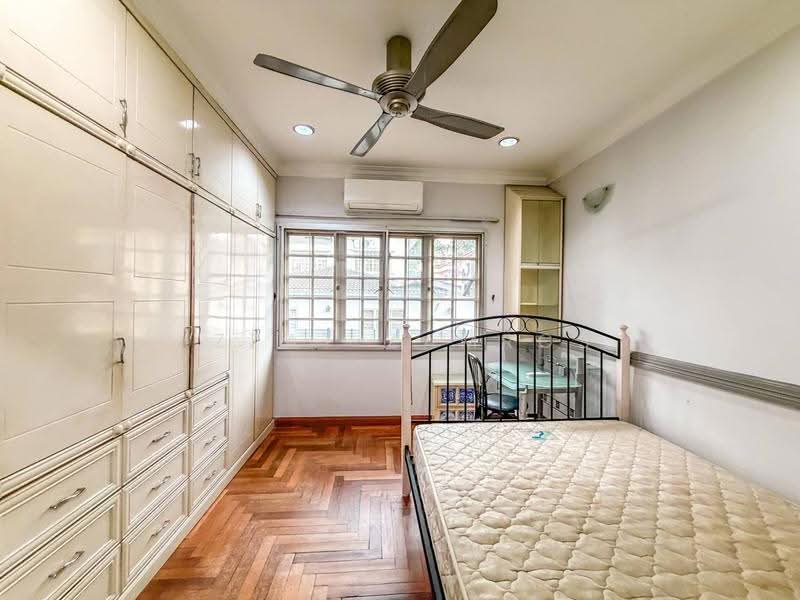 Semi-Detached House for Sale in Seksyen 9 (Shah Alam) - Izzat Zamros - Bedroom - PropertyGuru.com.my