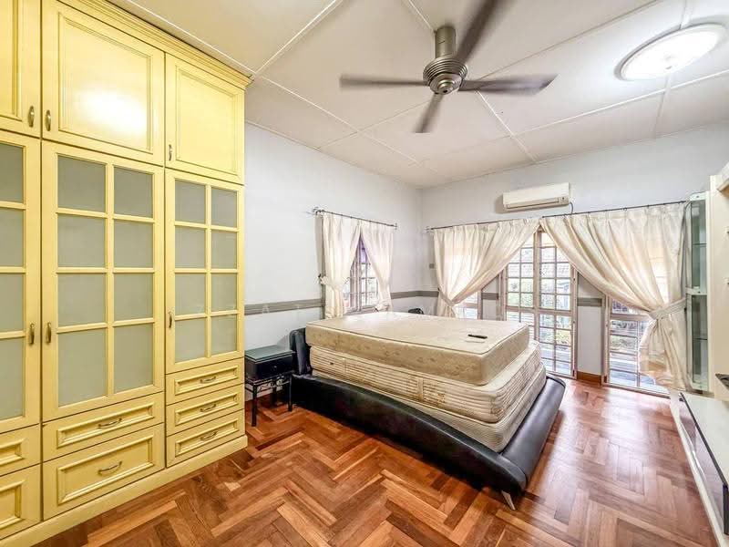 Semi-Detached House for Sale in Seksyen 9 (Shah Alam) - Izzat Zamros - PropertyGuru.com.my
