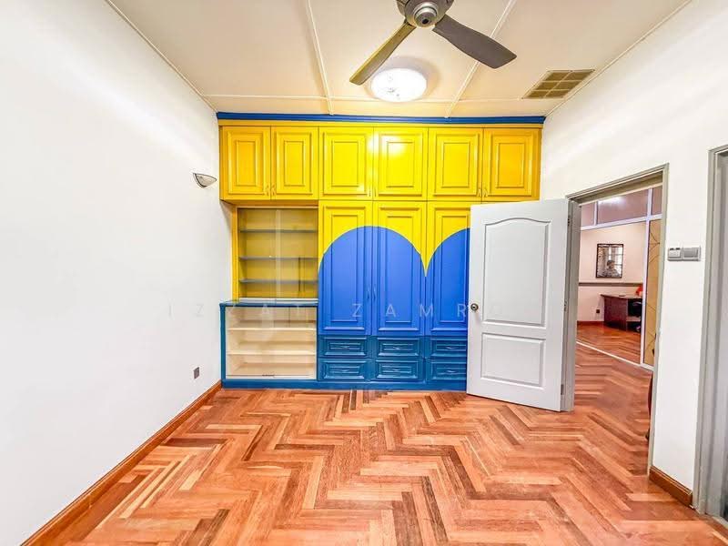 Semi-Detached House for Sale in Seksyen 9 (Shah Alam) - Izzat Zamros - PropertyGuru.com.my