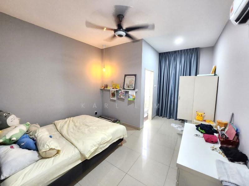 Rumah Berkembar untuk Dijual di Taman Ponderosa (Johor Bahru) - Karl Lim - Bedroom - PropertyGuru.com.my