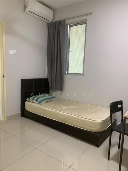 Kediaman Servis untuk Dijual di Maxim Residences - Alex Leaw - Bedroom - PropertyGuru.com.my