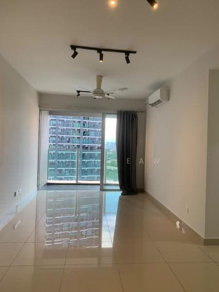 Kediaman Servis untuk Dijual di Maxim Residences - Alex Leaw - Living Room - PropertyGuru.com.my
