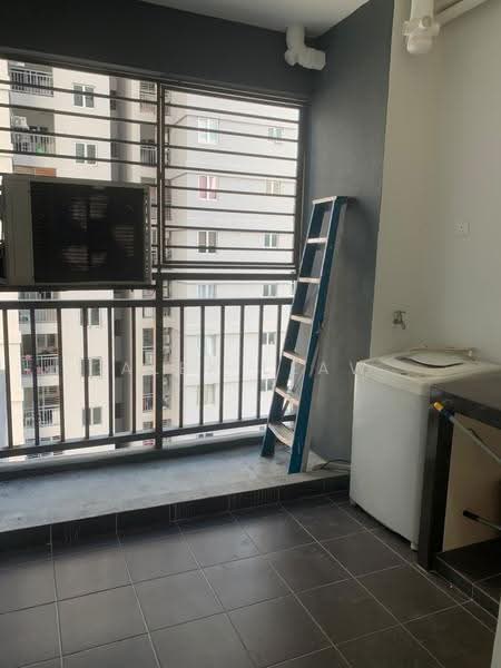 Kediaman Servis untuk Dijual di Maxim Residences - Alex Leaw - Balcony - PropertyGuru.com.my