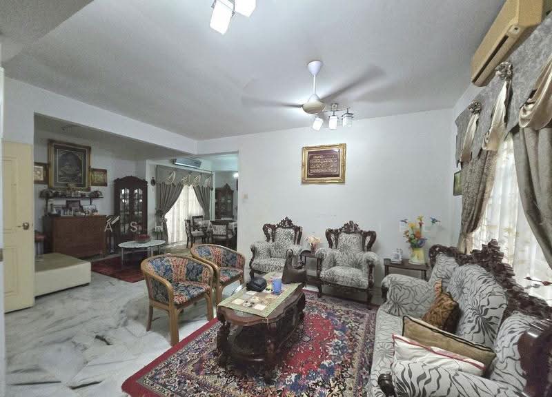 Bungalow House for Sale in Bandar Country Homes (Rawang) - Ashraff Daniel - Living Room - PropertyGuru.com.my
