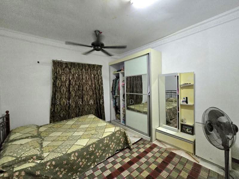 Bungalow House for Sale in Bandar Country Homes (Rawang) - Ashraff Daniel - Bedroom - PropertyGuru.com.my