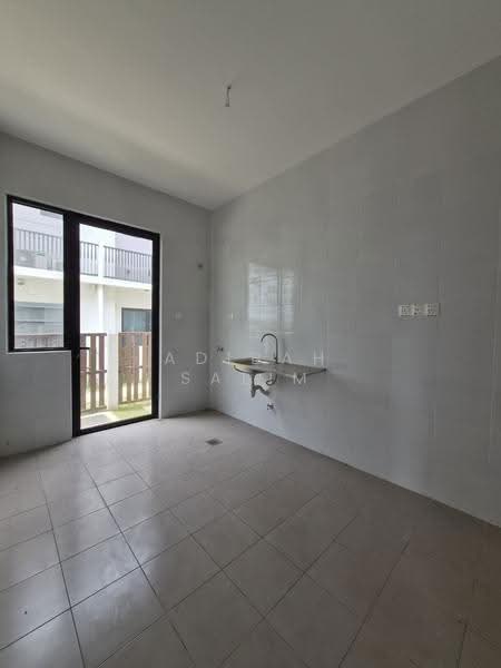 Rumah Teres 2-Tingkat untuk Dijual di Setia Safiro (Cyberjaya) - Adibah Salim - Kitchen - PropertyGuru.com.my