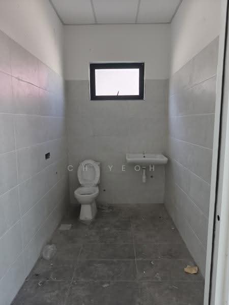 Gudang untuk Disewa di Valdor (Sungai Jawi) - CH Yeoh - Bathroom - PropertyGuru.com.my