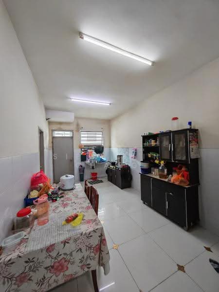 2-storey Terraced House for Sale in Taman Bukit Tiram (Ulu Tiram) - SIEW CHIN CHANG - Kitchen - PropertyGuru.com.my