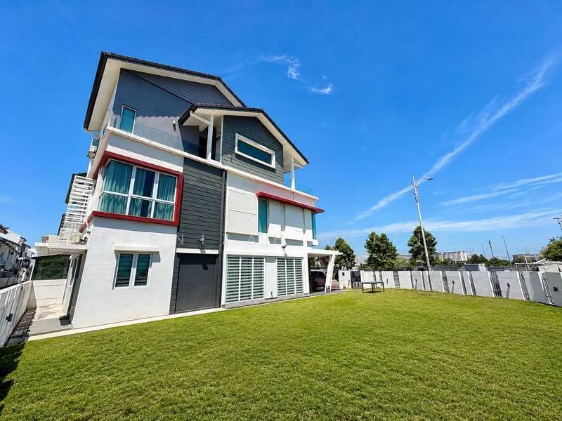 3-storey Terraced House for Sale in Cyberjaya (Selangor) - Masnizah Arifin - Exterior - PropertyGuru.com.my