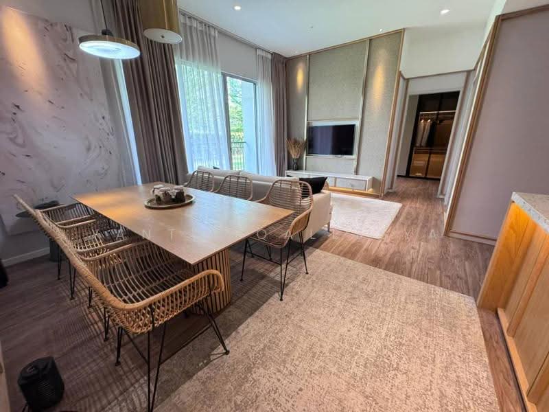 Kondominium untuk Dijual di Lakefront Residence - Yantie Qaleesya - Living Room - PropertyGuru.com.my