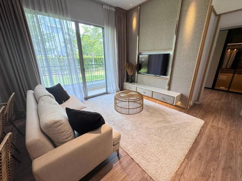 Kondominium untuk Dijual di Lakefront Residence - Yantie Qaleesya - Living Room - PropertyGuru.com.my