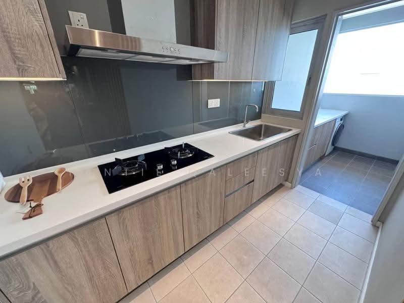 Kondominium untuk Dijual di Lakefront Residence - Yantie Qaleesya - Kitchen - PropertyGuru.com.my