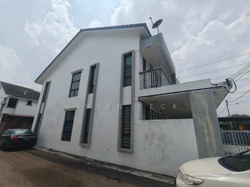 2-storey Terraced House for Sale in Bandar Tiram (Ulu Tiram) - Vivien Keck - Exterior - PropertyGuru.com.my