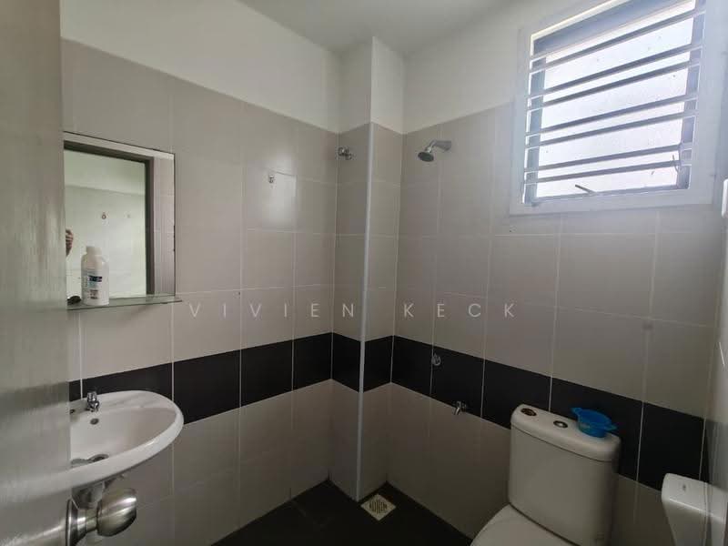2-storey Terraced House for Sale in Bandar Tiram (Ulu Tiram) - Vivien Keck - Bathroom - PropertyGuru.com.my