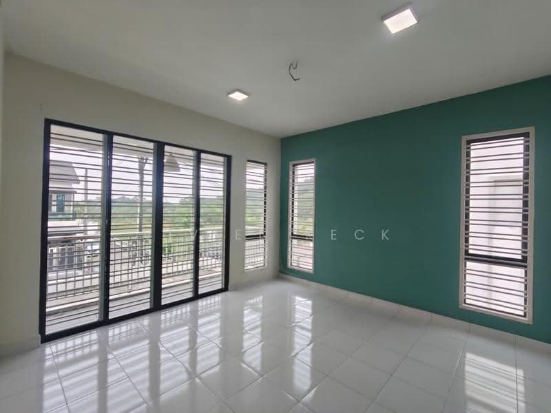 2-storey Terraced House for Sale in Bandar Tiram (Ulu Tiram) - Vivien Keck - Living Room - PropertyGuru.com.my