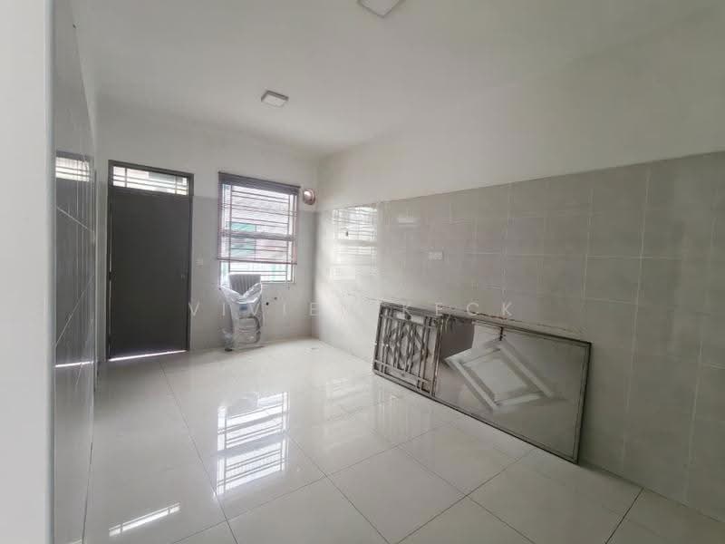 2-storey Terraced House for Sale in Bandar Tiram (Ulu Tiram) - Vivien Keck - Kitchen - PropertyGuru.com.my