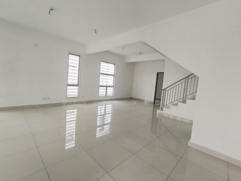 2-storey Terraced House for Sale in Bandar Tiram (Ulu Tiram) - Vivien Keck - Living Room - PropertyGuru.com.my