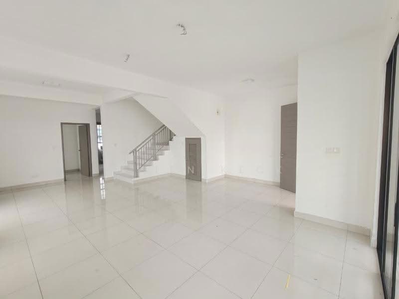 2-storey Terraced House for Sale in Bandar Tiram (Ulu Tiram) - Vivien Keck - Living Room - PropertyGuru.com.my