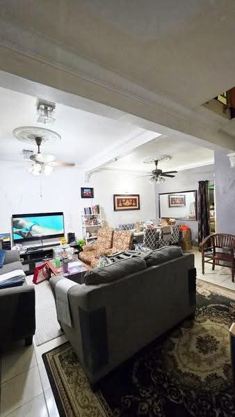 Rumah Teres 2-Tingkat untuk Dijual di Subang Bestari (Shah Alam) - Syukor Hartanah - Living Room - PropertyGuru.com.my