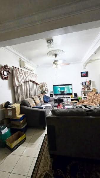 Rumah Teres 2-Tingkat untuk Dijual di Subang Bestari (Shah Alam) - Syukor Hartanah - Living Room - PropertyGuru.com.my
