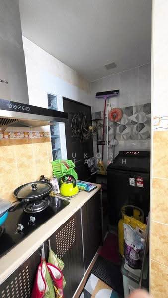 Rumah Teres 2-Tingkat untuk Dijual di Subang Bestari (Shah Alam) - Syukor Hartanah - Kitchen - PropertyGuru.com.my