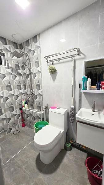 Rumah Teres 2-Tingkat untuk Dijual di Subang Bestari (Shah Alam) - Syukor Hartanah - Bathroom - PropertyGuru.com.my