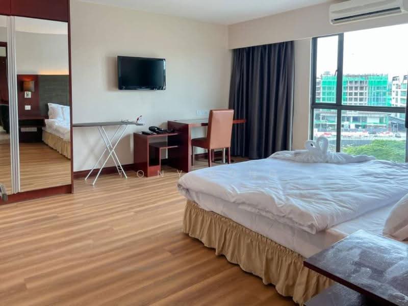 Kediaman Servis untuk Disewa di South China Sea Place Suite - Tony Kong - Bedroom - PropertyGuru.com.my