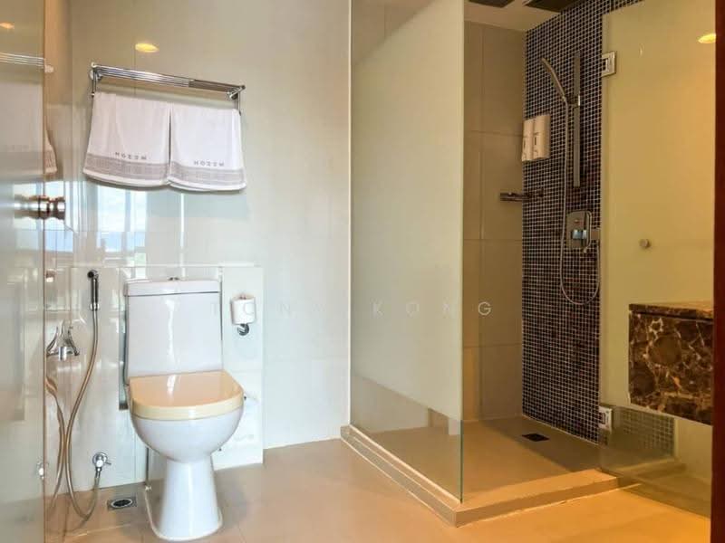 Kediaman Servis untuk Disewa di South China Sea Place Suite - Tony Kong - Bathroom - PropertyGuru.com.my