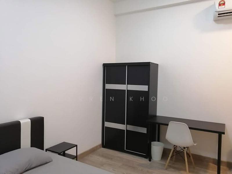Kediaman Servis untuk Dijual di South View - Darren Khoo - Bedroom - PropertyGuru.com.my