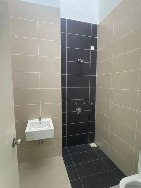 Rumah Teres 2-Tingkat untuk Dijual di Eco Majestic (Semenyih) - TZE YEE - Bathroom - PropertyGuru.com.my
