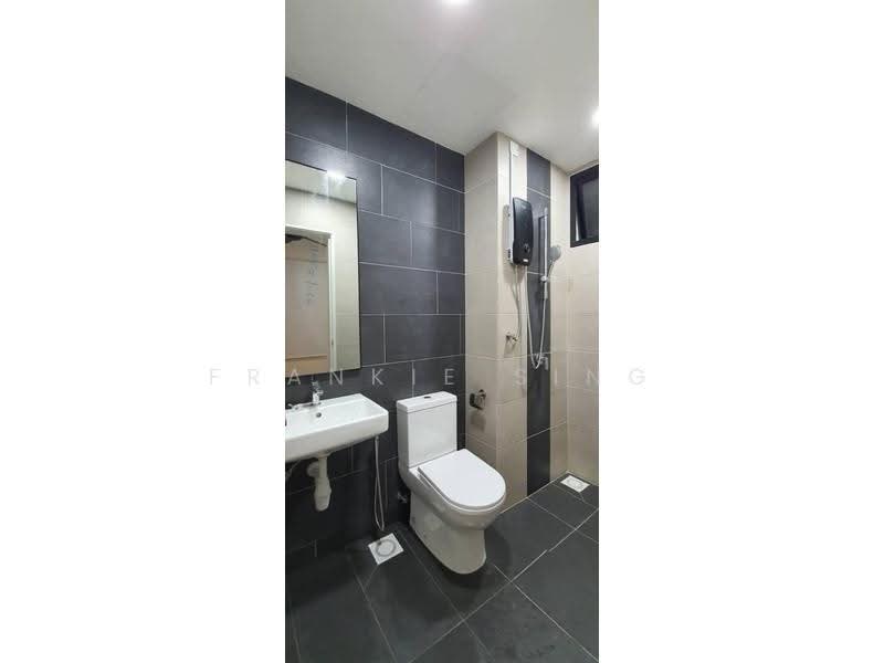 Kediaman Servis untuk Disewa di Tuan Residency - Frankie Sing - Bathroom - PropertyGuru.com.my