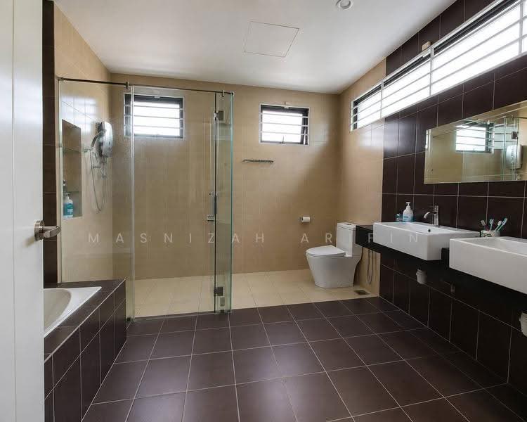 Semi-Detached House for Sale in Taman Saujana Suria (Kajang) - Masnizah Arifin - Bathroom - PropertyGuru.com.my