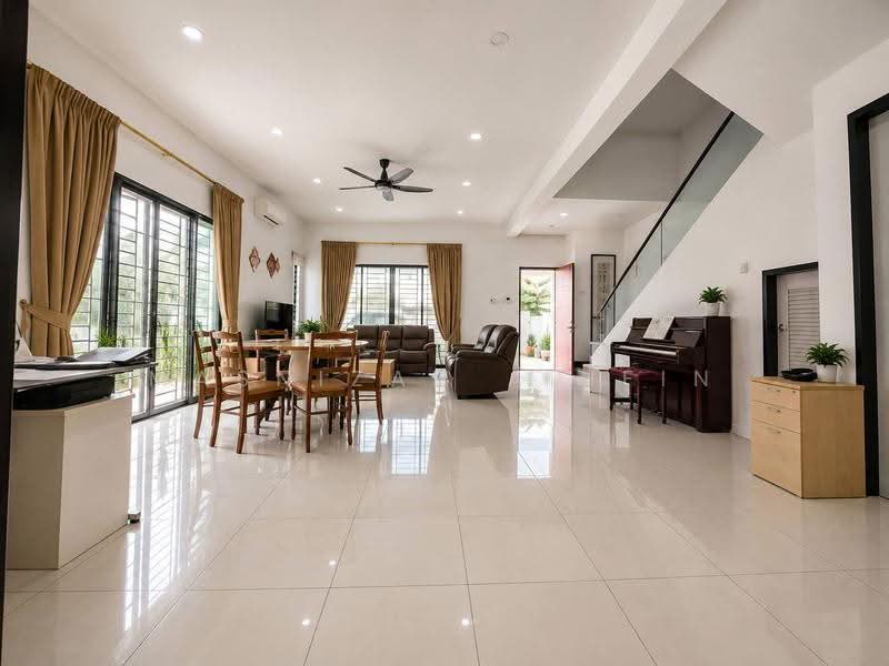 Semi-Detached House for Sale in Taman Saujana Suria (Kajang) - Masnizah Arifin - Living Room - PropertyGuru.com.my
