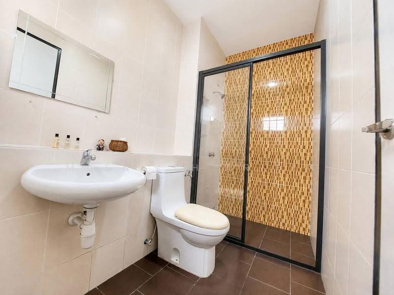 Semi-Detached House for Sale in Taman Saujana Suria (Kajang) - Masnizah Arifin - Bathroom - PropertyGuru.com.my
