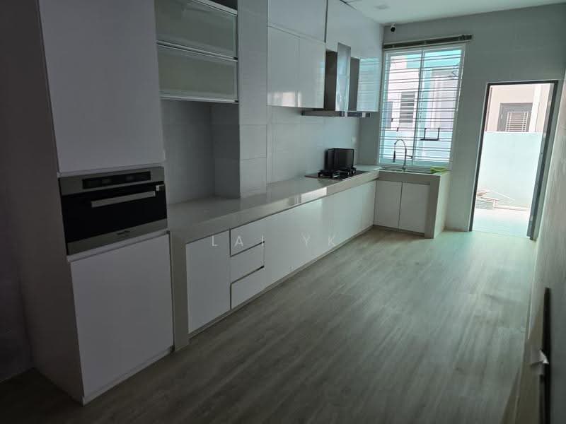 Semi-Detached House for Sale in Subang Heights (Subang Jaya) - Lai YK - Kitchen - PropertyGuru.com.my
