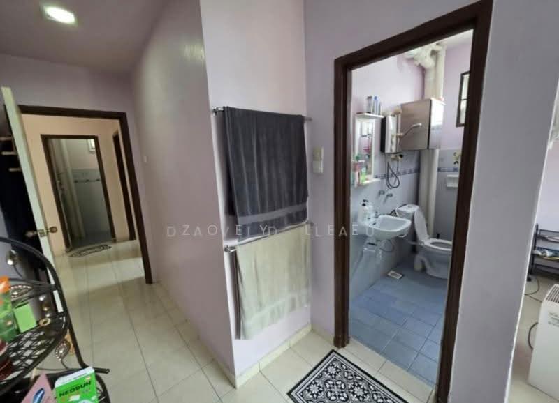 Pangsapuri untuk Dijual di Villa Bestari Apartment - Zoey Lee - Bathroom - PropertyGuru.com.my