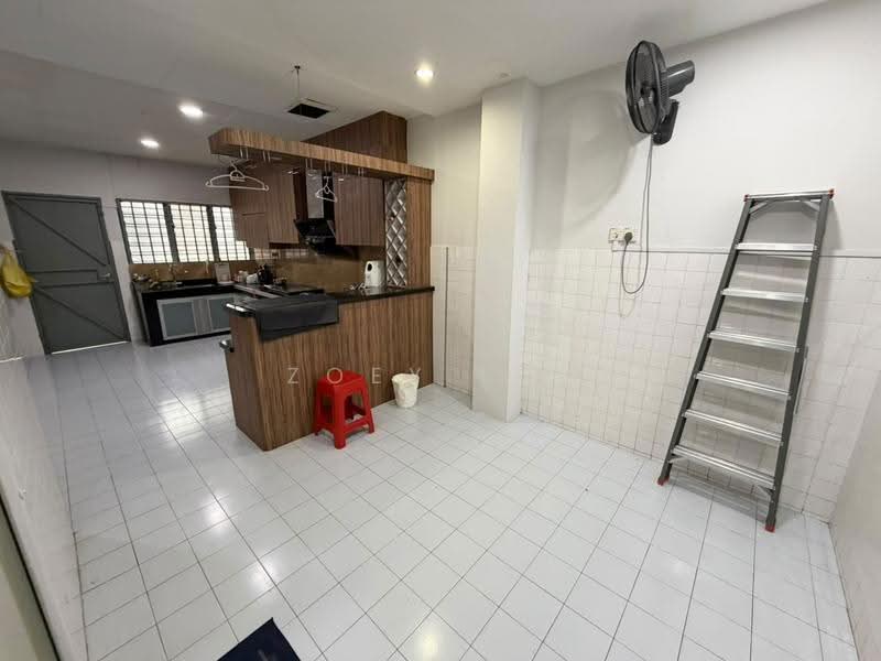 2-storey Terraced House for Sale in Taman Johor Jaya (Johor Bahru) - Zoey Lee - Kitchen - PropertyGuru.com.my
