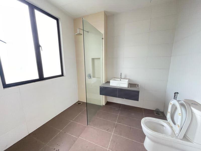 3-storey Terraced House for Sale in Rawang (Selangor) - Junior Ong - Bathroom - PropertyGuru.com.my