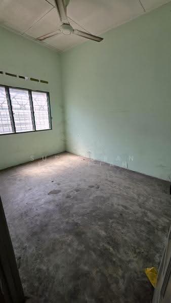 1-storey Terraced House for Sale in Taman Telok (Telok Panglima Garang) - Surendran Karapiah - Interior - PropertyGuru.com.my